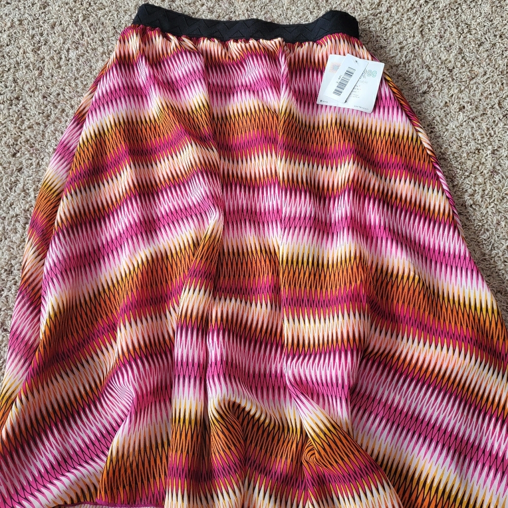 Lularoe lola skirt 😍 small